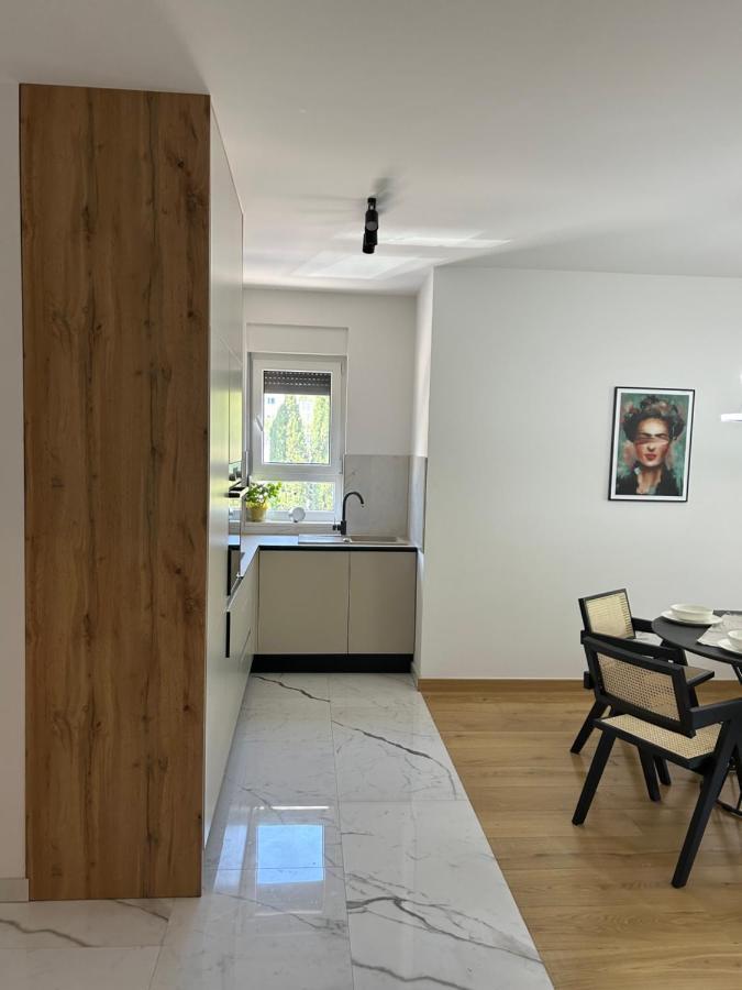 Apartment Marta Orebić Екстериор снимка