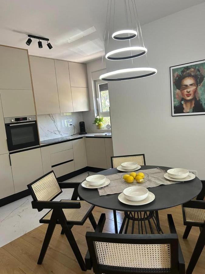 Apartment Marta Orebić Екстериор снимка